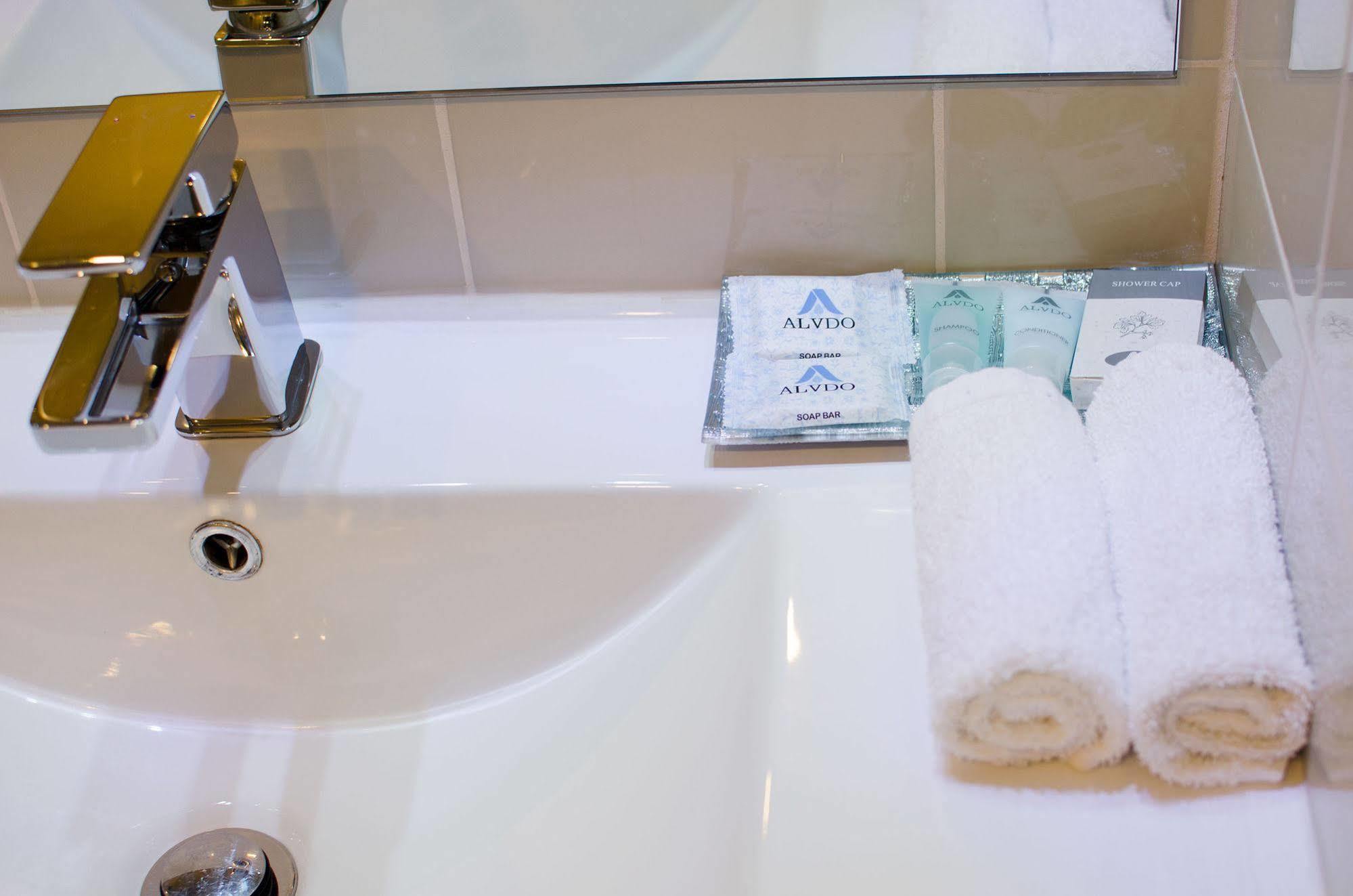 Park Squire Motor Inn & Serviced Apartments Melbourne Bagian luar foto