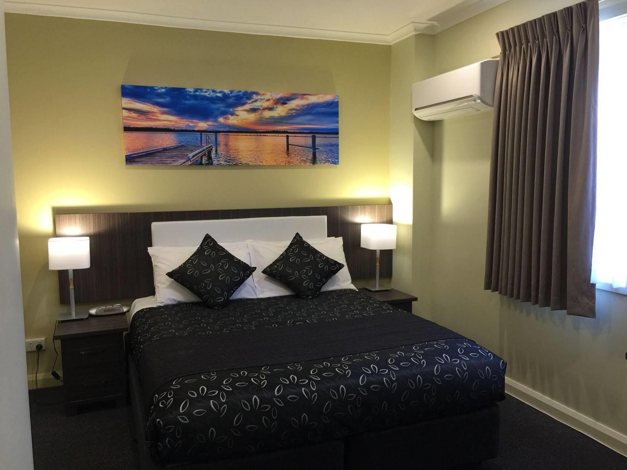 Park Squire Motor Inn & Serviced Apartments Melbourne Bagian luar foto