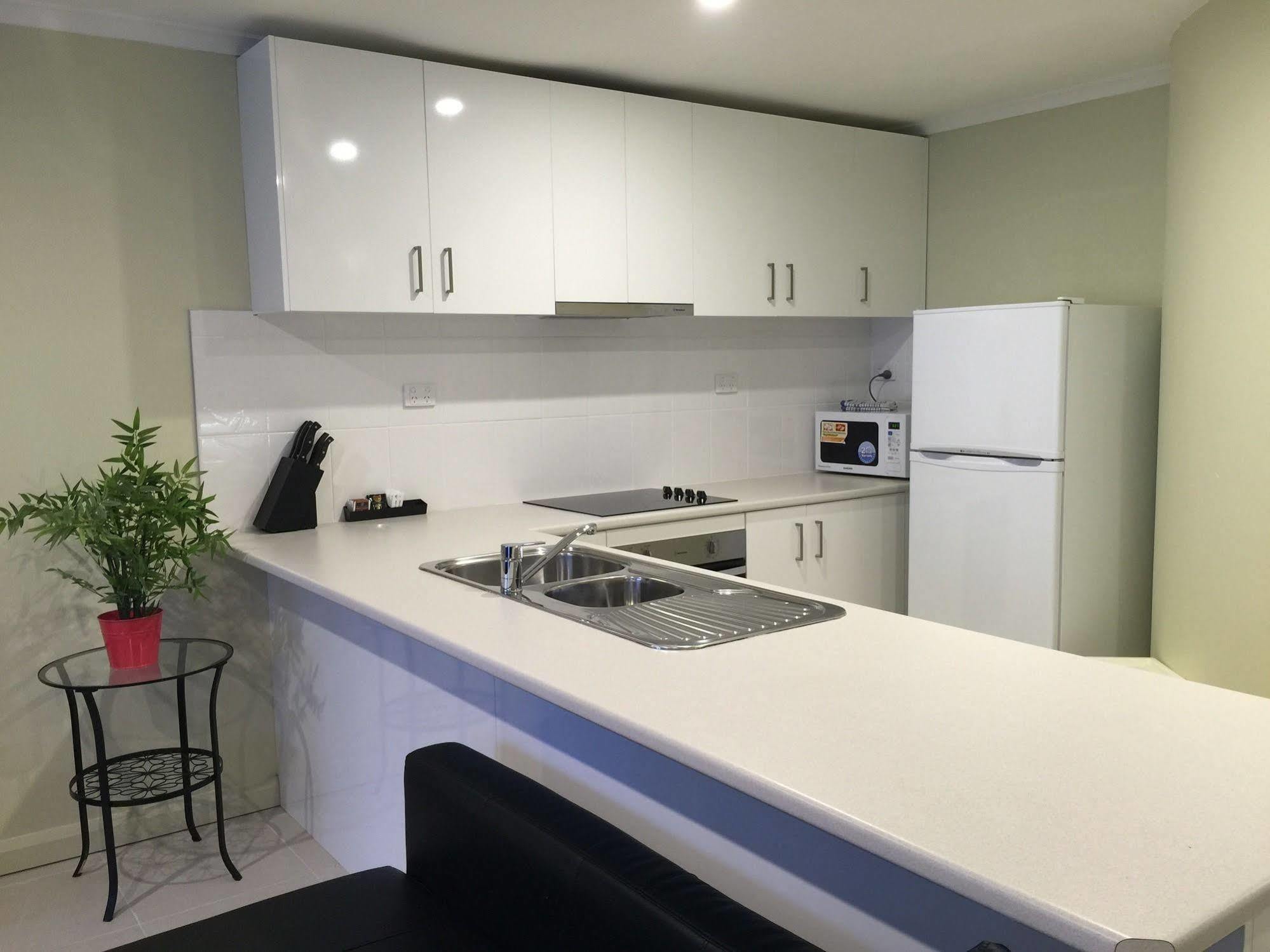 Park Squire Motor Inn & Serviced Apartments Melbourne Bagian luar foto